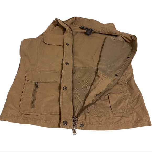 SOLD-Magellan’s Women’s Traveler’s Pocket Vest, size Medium - Picture 10 of 13